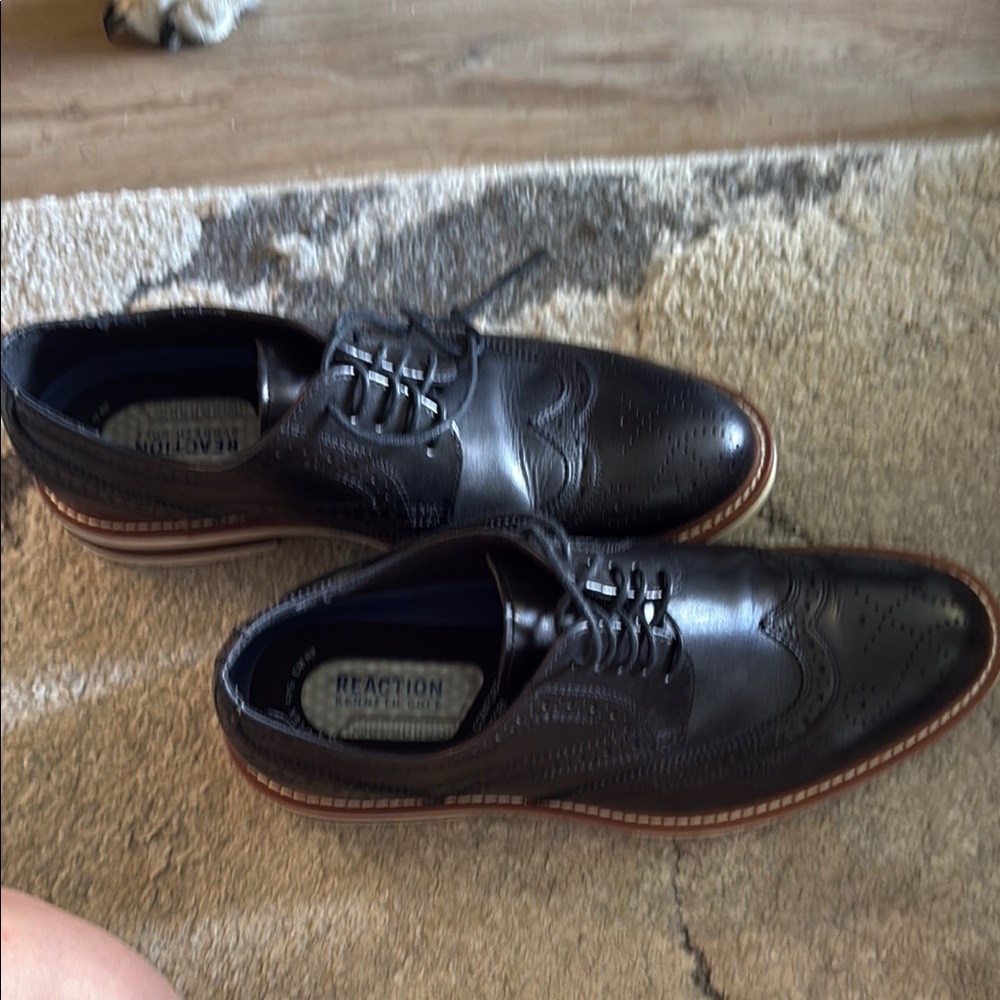 Kenneth Cole Reaction Black Oxford Shoes with Glossy Finish